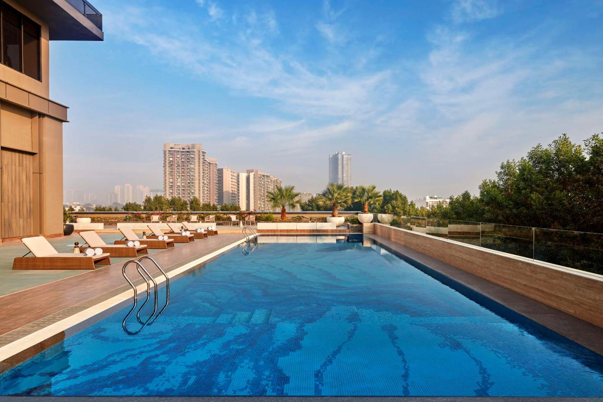 Hilton Gurugram Baani City Centre Gurgaon Exterior foto